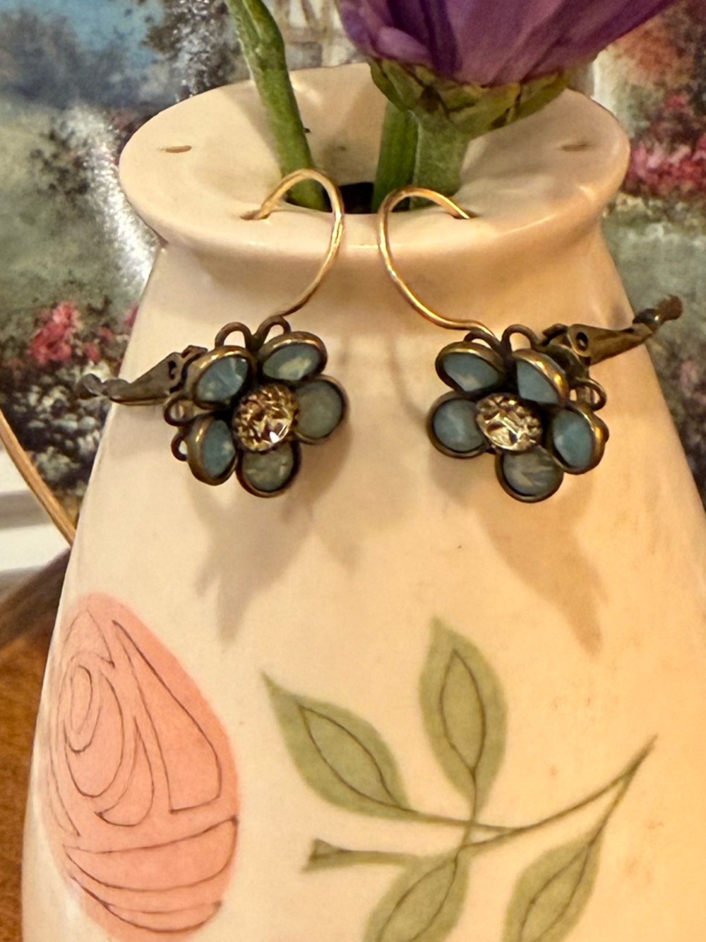 Vintage-Inspired Floral Drop Earrings - Blue Petal Design